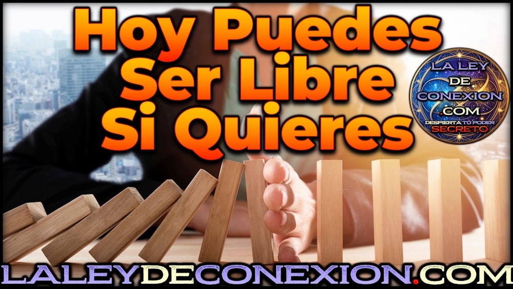 Una mujer pone su mano en medio de unos dominós de madera que van cayendo uno tras otro, para impedir que los siguientes dominós caigan.